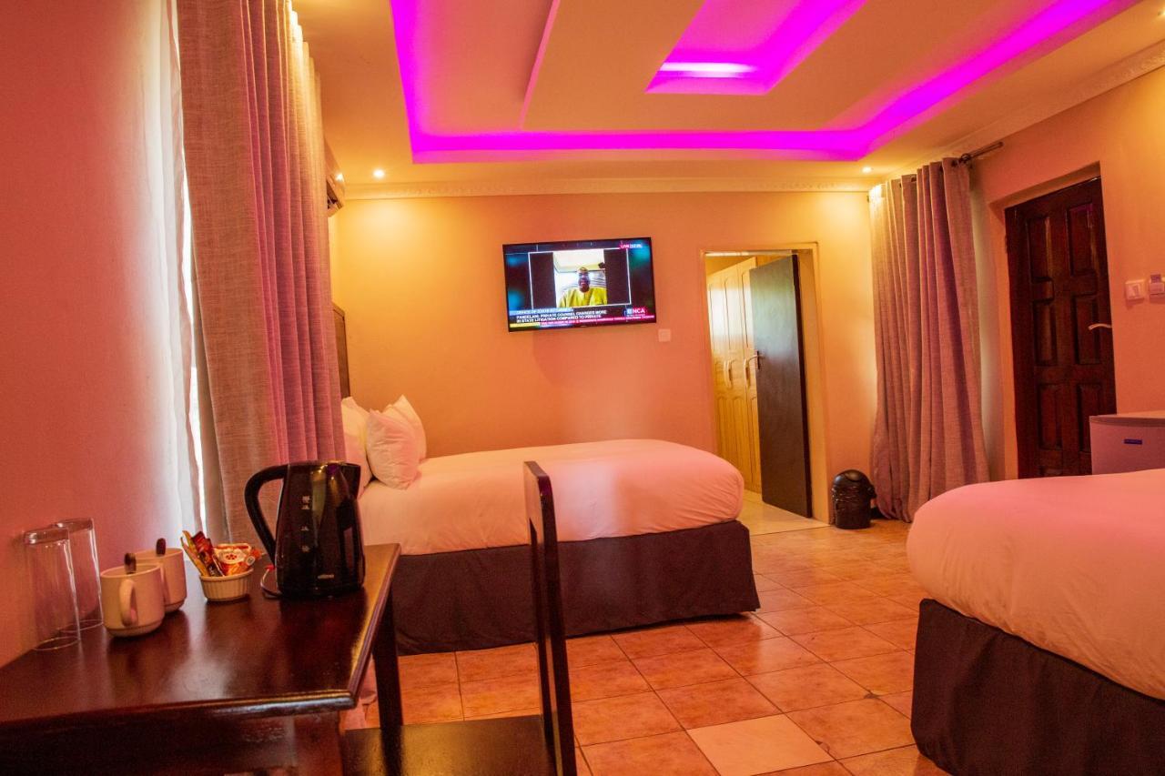 ליבינגסטון Zambezi Junction Lodge מראה חיצוני תמונה